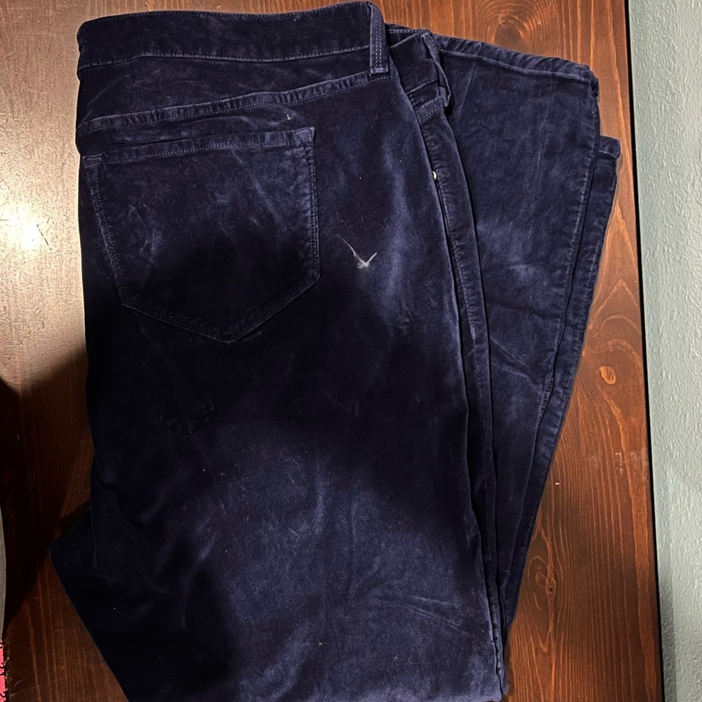 Dark blue NYDJ velvet feel skinny fit pants.